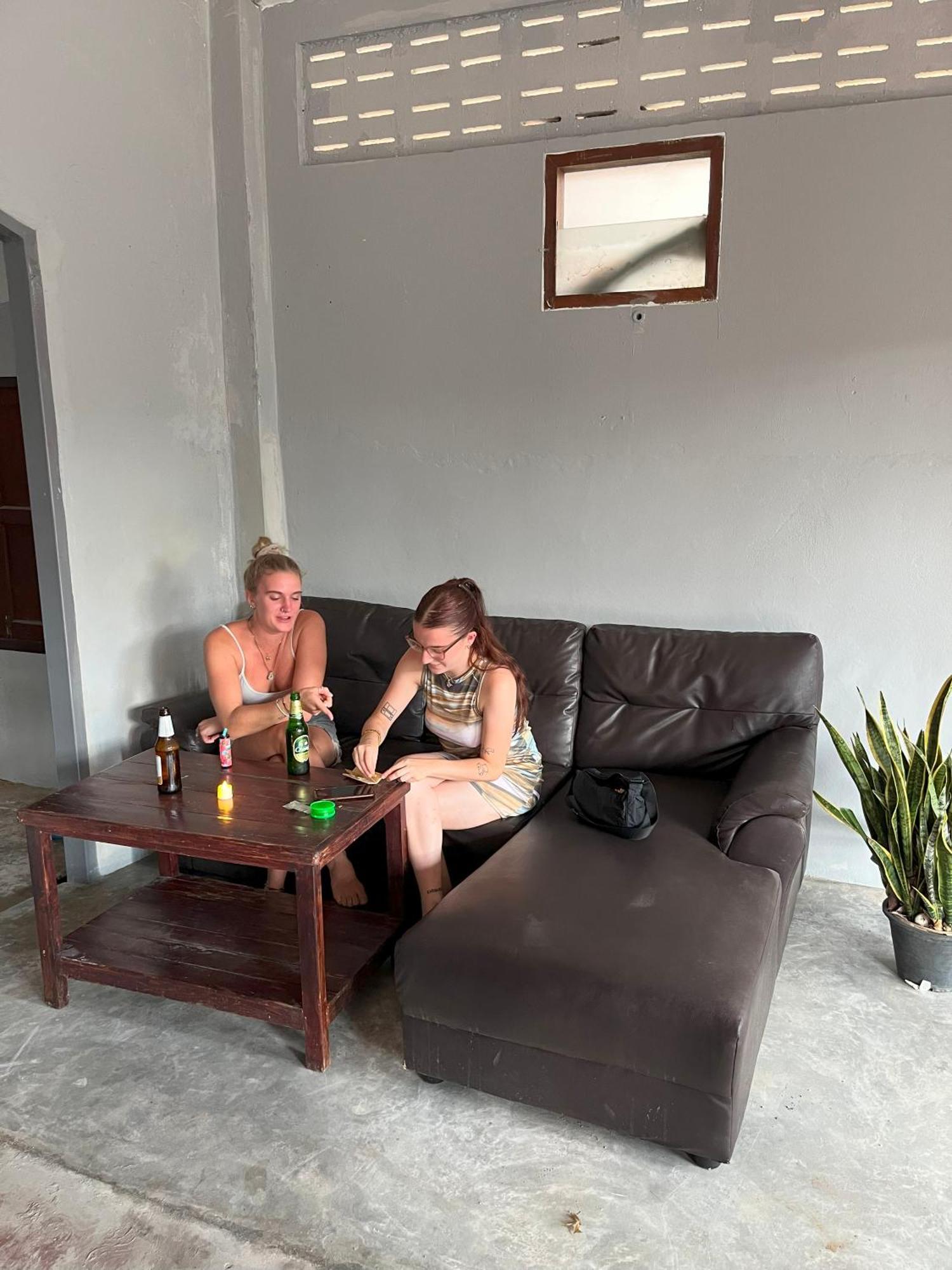 Revolution Pai In Town Hostel ภายนอก รูปภาพ